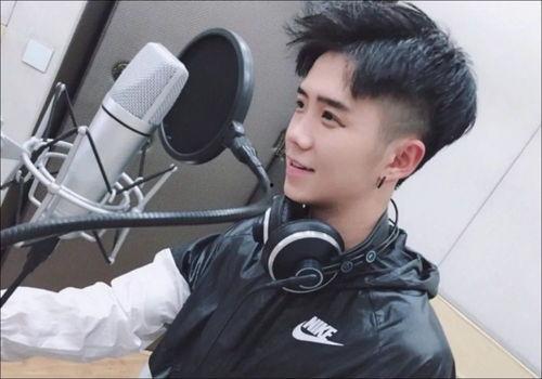 吃瓜抖音网红千万粉丝,揭秘网络红人的崛起之路